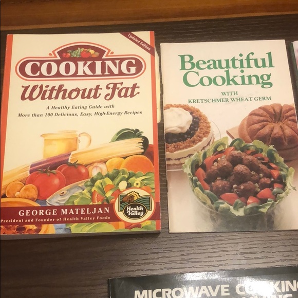 Vintage Cookbook Collection - Picture 4 of 6